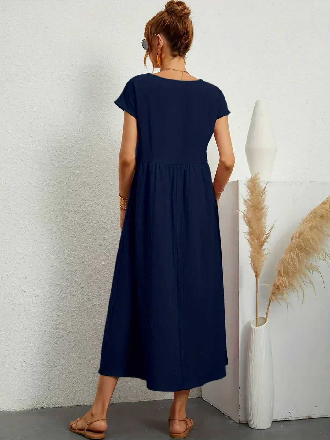 Evi | Flowing Midi Dress Timeless Elegance